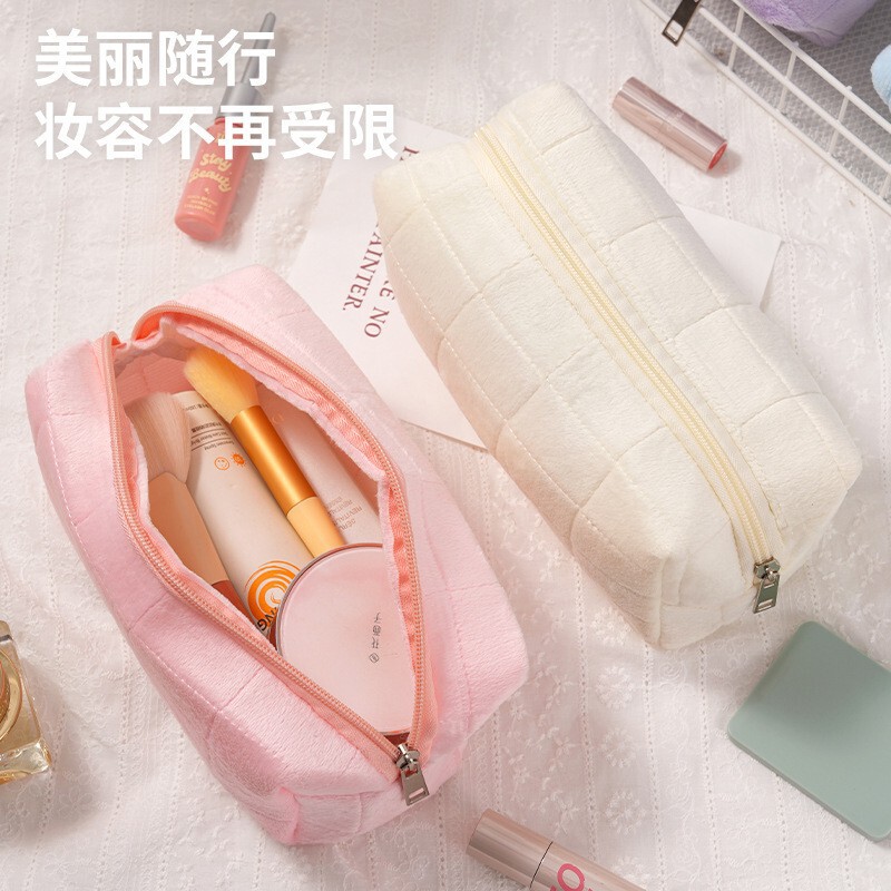 New Velvet Makeup Bag with a High-End Feel, Embroidered Plaid Pillow Bag, Large Capacity Storage Bag, Cross-Border Hot-Selling Makeup Bag