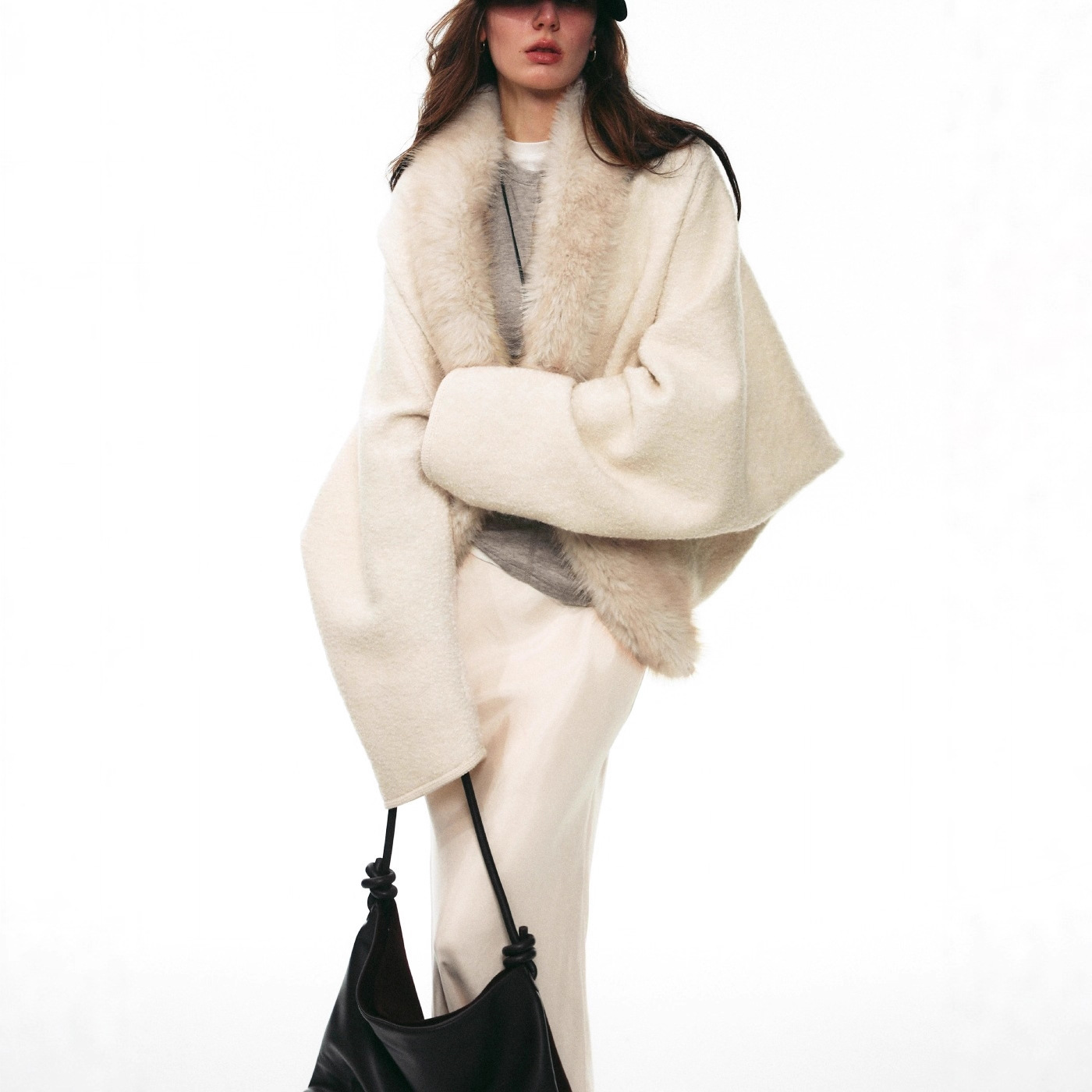 French-Style Winter Light Luxury Elegant Cocoon-Shaped Wool Collar Cardigan Coat for Women