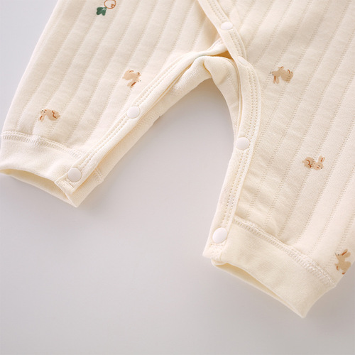 Newborn baby jumpsuit, children's autumn and winter pure cotton boneless clothes, newborn pajamas, men's and women's baby crawling clothes, spring and autumn
