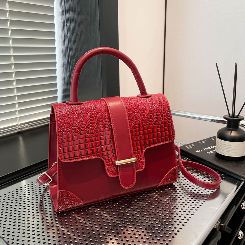 Bolsos de mujer todo fósforo nuevo bolso de moda nuevo bolso de mensajero de un solo hombro de moda nuevo bolso cuadrado de primavera 2025