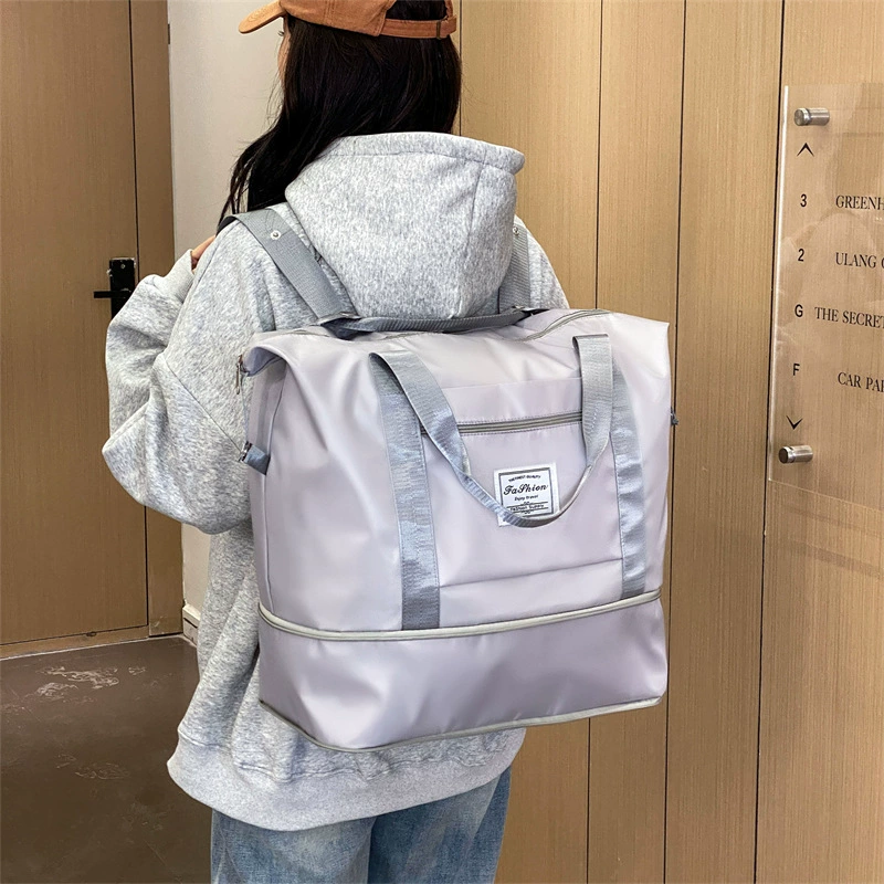 Capacious fashionable luggage travel bag to go out, worn on the shoulder