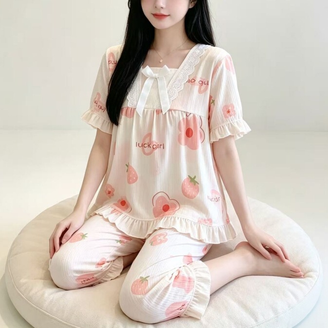 Summer short-sleeved cropped pants pajama set for petite women, sweet and loose, can be worn outside Summer short-sleeved cropped pants pajama set for petite women, sweet and loose, can be worn outside