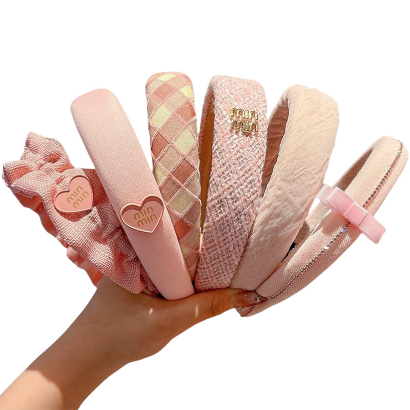 Alta sensación rosa de borde ancho bandas de cabello para mujeres 2023 otoño nuevo invierno alto cráneo mostrando cara pequeña tarjeta de cabello adorable bandas de cabello tocado