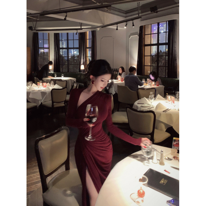 Burgundy Asymmetrical Collar Long-Sleeve Dress for Women, Winter Pleated Waist-Cinching Slim-Fit Dress, Mature Style with Slit and Bodycon Long Skirt Burgundy Asymmetrical Collar Long-Sleeve Dress for Women, Winter Pleated Waist-Cinching Slim-Fit Dress, Mature Style with Slit and Bodycon Long Skirt