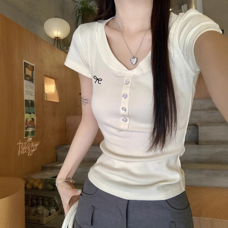 American-Style Right Shoulder Button Embroidered V-Neck Short-Sleeved T-Shirt for Women 2025 Summer New Korean Style Slim Niche Versatile Top American-Style Right Shoulder Button Embroidered V-Neck Short-Sleeved T-Shirt for Women 2025 Summer New Korean Style Slim Niche Versatile Top