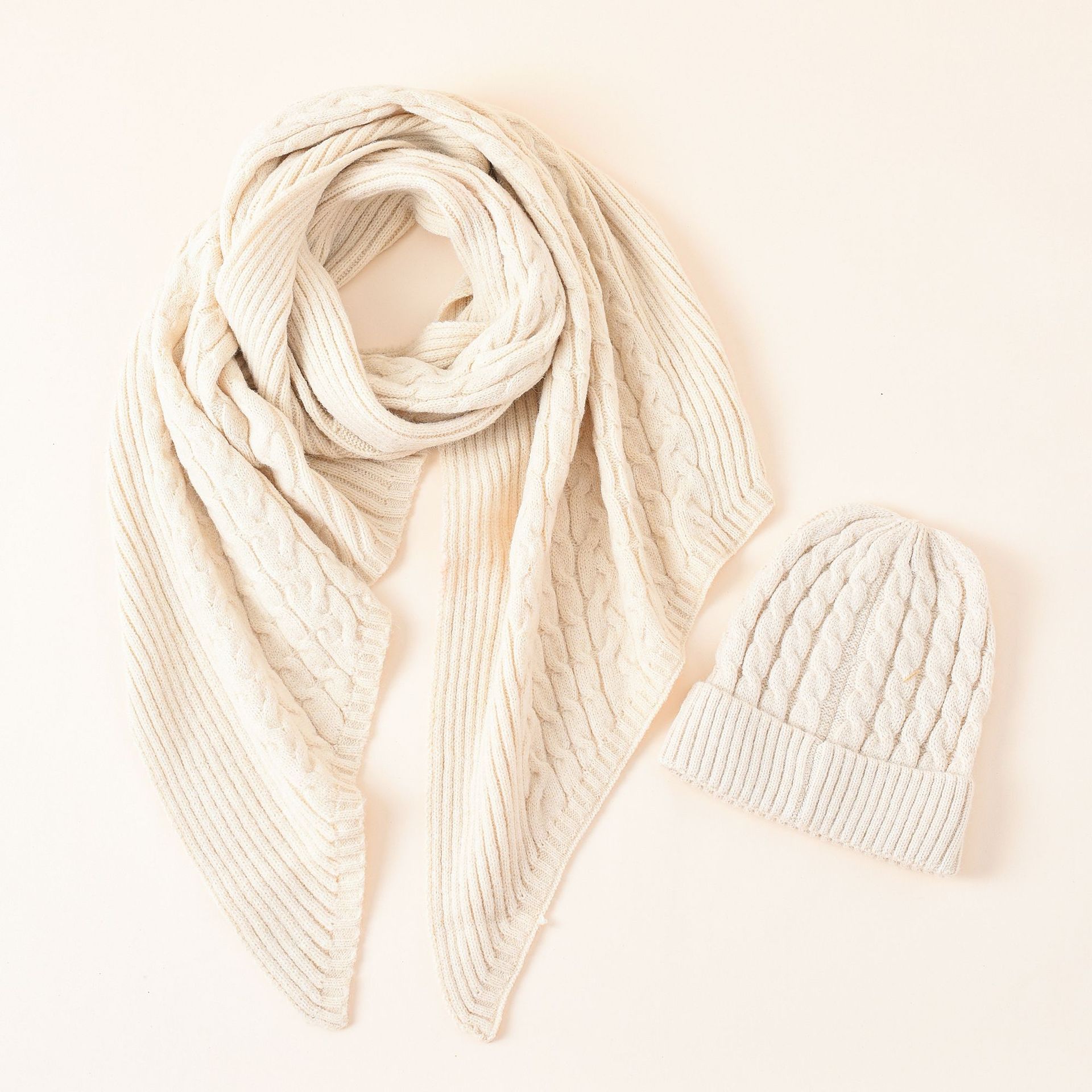 Bufanda sombrero de dos piezas conjunto de moda de invierno de las mujeres simple color sólido Twist trenza bufanda adulta sombrero de lana image 6