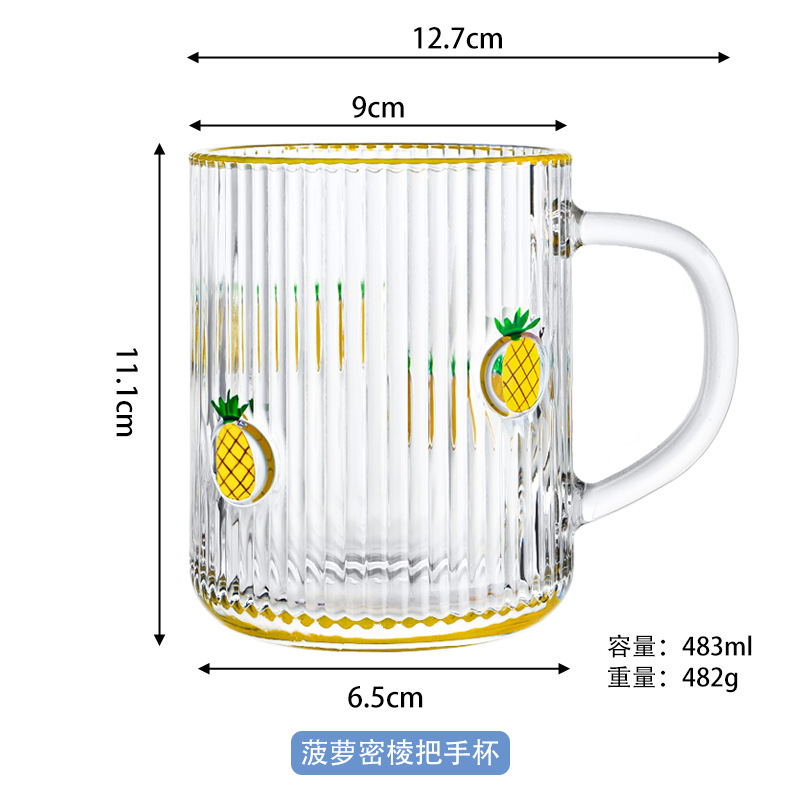 Copa de mango de piña con bordes densos