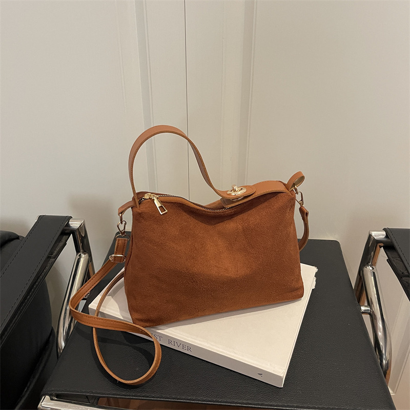 Retro Frosted Handbag Niche Armpit Bag Women's Autum New Shoulder Tote Bag Versatile Suede Crossbody Bag
