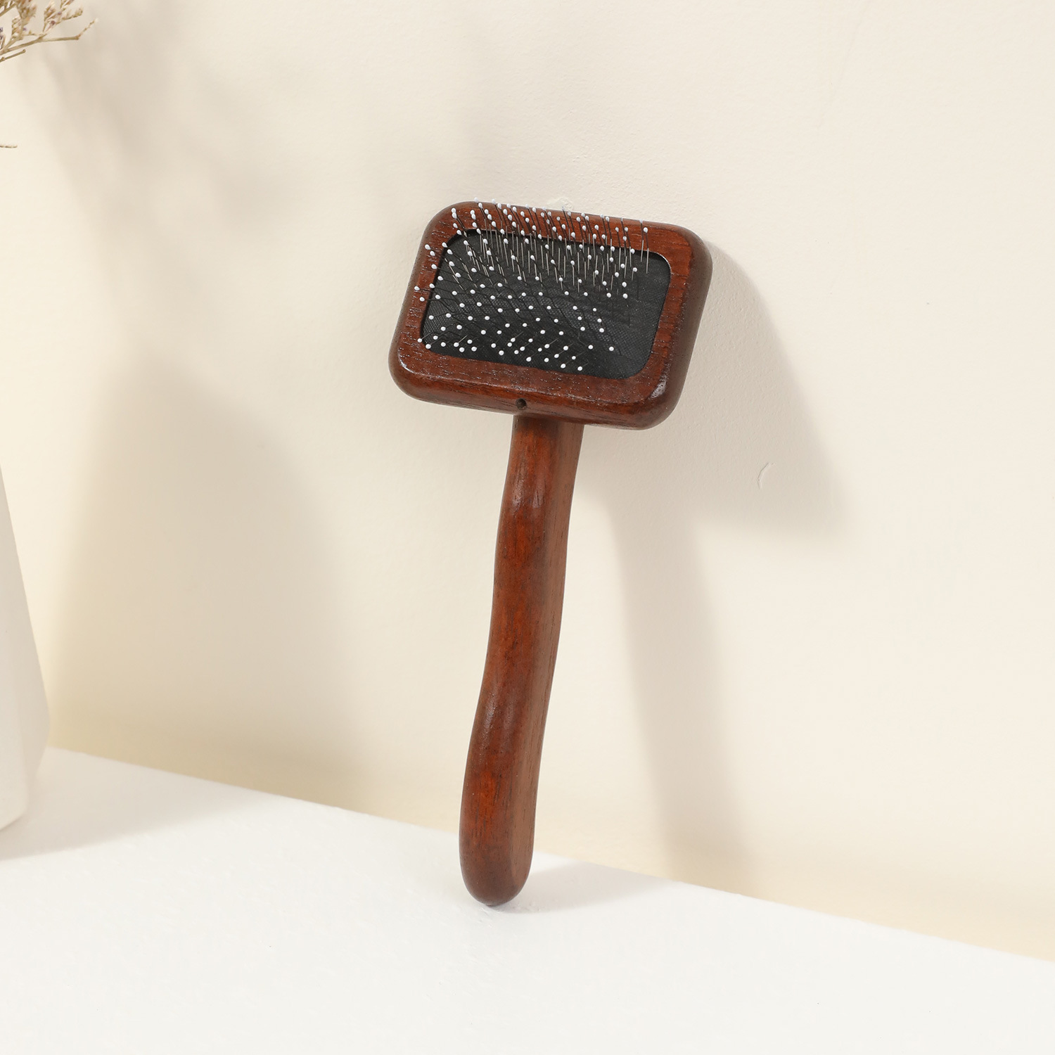 Taotao Pet Spot Mango de madera maciza Almohadilla de aire Alambre Peine de dientes densos Peine para perros Fabricante Cepillo para eliminar el pelo Cepillo para gatos