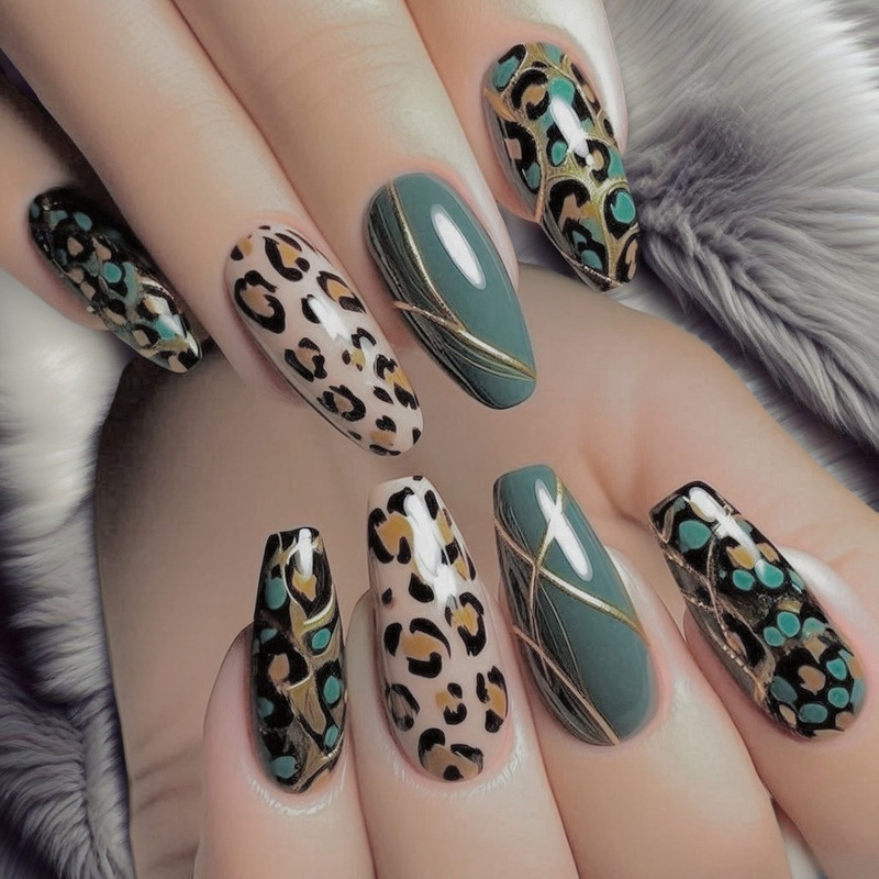 Turquoise Green Dot Pattern Wear Armor Medium Golden Line Ballet Armor nails nail patch fake nails TB-11