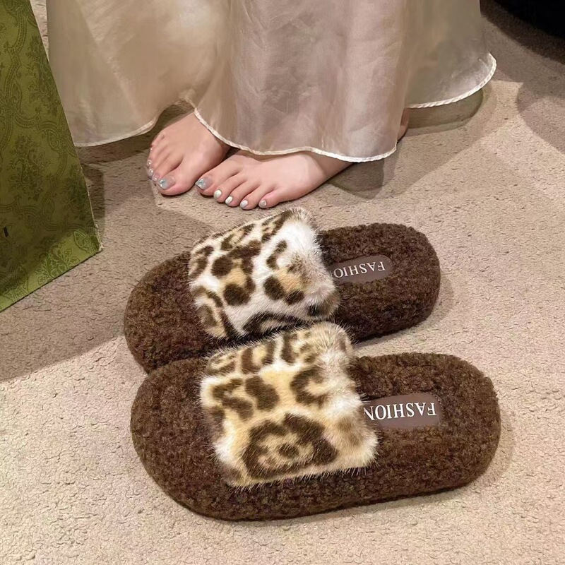 ヒョウ柄の厚い底の毛のスリッパの女性の秋冬の新型の外はファッションの綿のスリッパの家庭とベルベットの保温の1字を着ます。|undefined