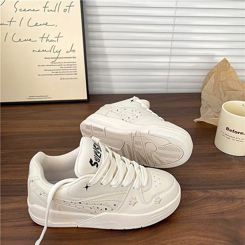 Zapatos de skate originales coreanos de nicho universal tendencia femenina primavera y otoño de 2026 nuevos zapatos blancos casuales zapatos de pan coreanos