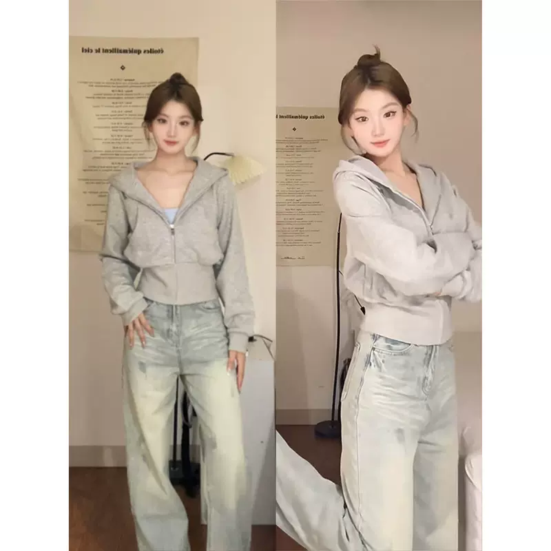 灰色短款卫衣外套女春秋款2025新款早秋正肩穿搭一整套韩系初秋薄