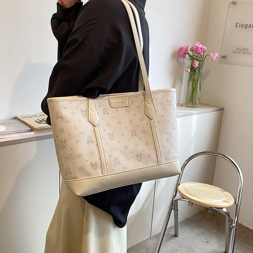 Large-capacity commuter bag for women 2024 new fashion shoulder armpit bag college student class casual tote bag