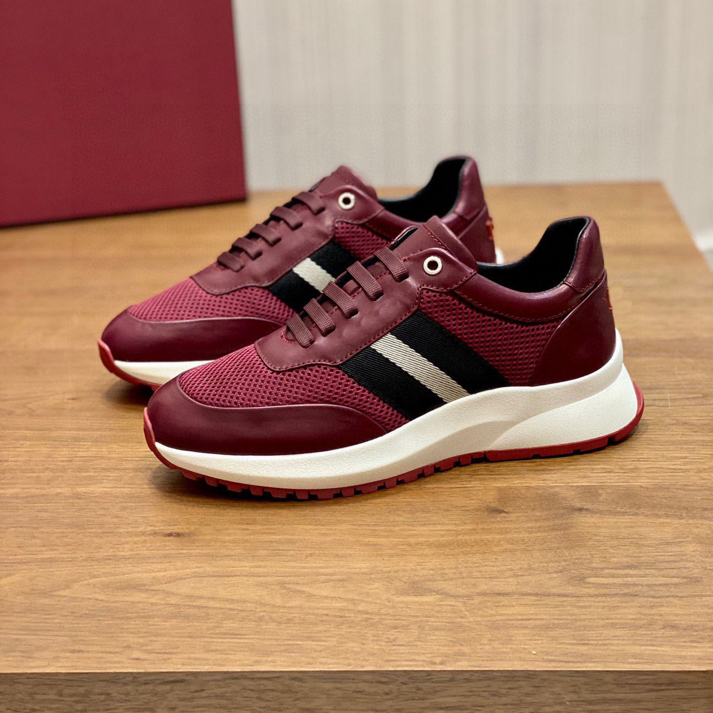 Casual footwear for leisure