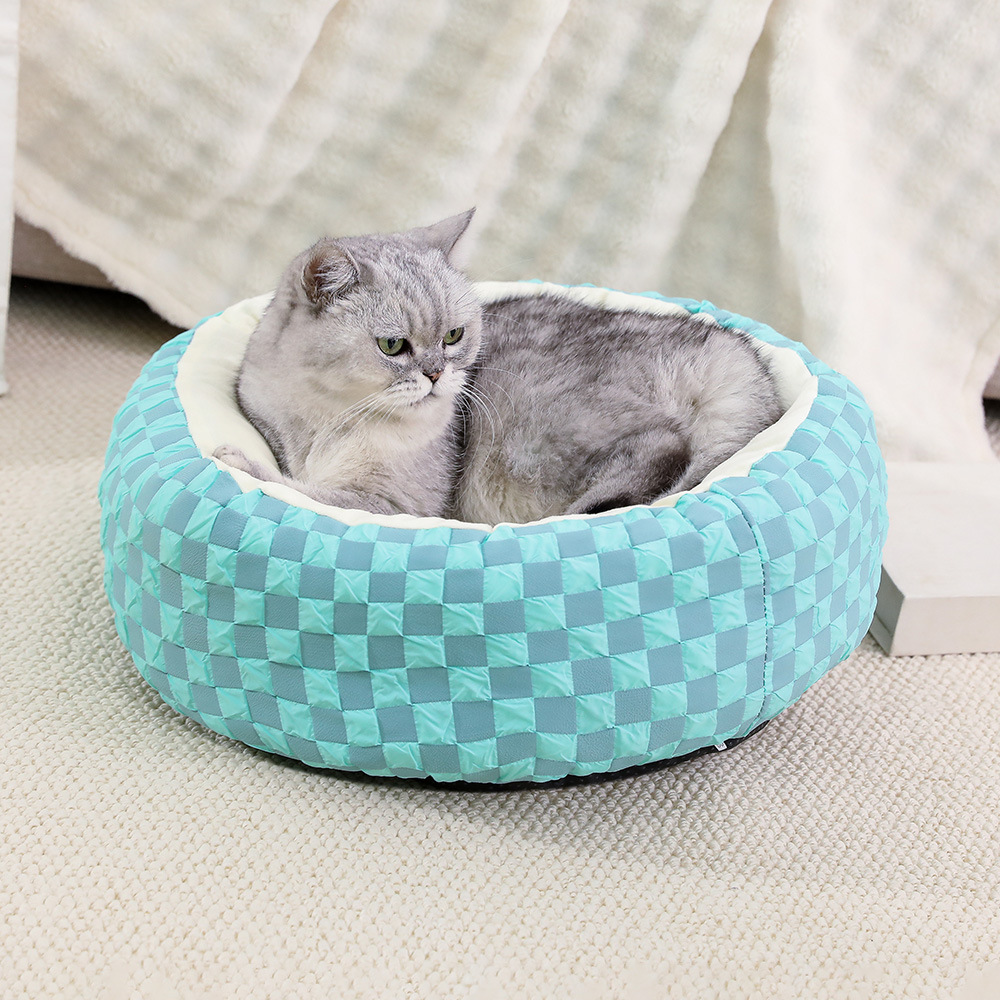 Cama para gatos Cama para perros cálida en invierno Cuatro estaciones Edredón de diamantes universal para mascotas Cama para gatos cerrada Estera gruesa a prueba de viento