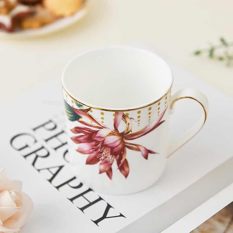 Estilo de lujo ligero pintado en oro taza de agua taza nicho flor taza de agua de alta calidad para niñas