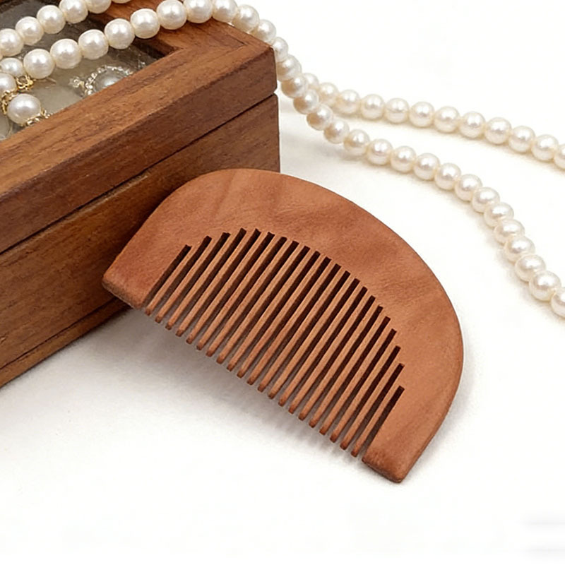 Peine de madera de melocotón para el hogar, peine para el cabello, regalo tallado para hombres y mujeres, peine pequeño de madera