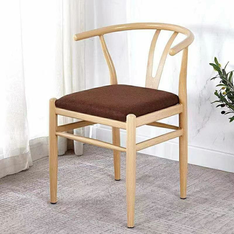 갈색 움푹 패인 밝은 나뭇결 철제 태시 의자 강화 버전