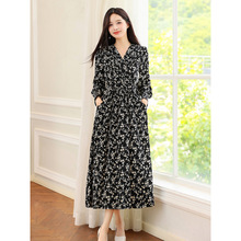春秋新款连衣裙女2025时尚泡泡袖V领黑色雪纺长袖显瘦碎花长裙子