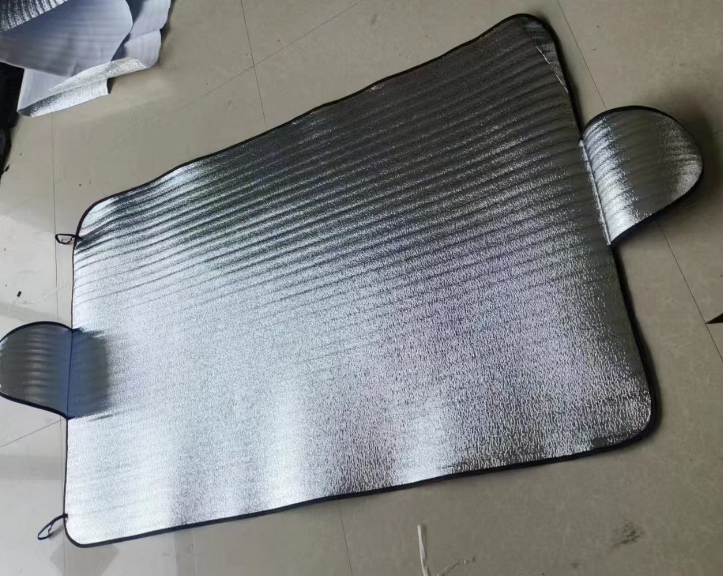 Fundas para parabrisas de coches, parasoles, protectores contra nieve, protectores contra el viento, y protectores solares para coches, cuidadosamente seleccionados para uso transfronterizo.