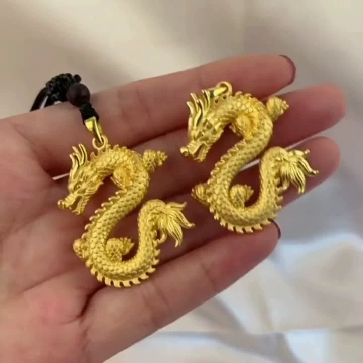 Pendant, long-lasting necklace