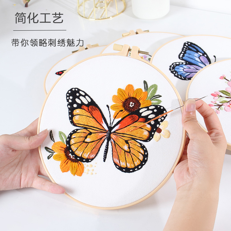 Original nuevo DIY bordado hecho a mano material paquete Zhuang Zhou Mengdie Flor Mariposa bordado kit transfronterizo Inglés