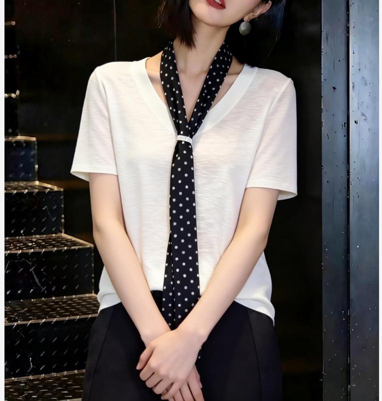 Áo hai dây phối áo len ngắn tay cổ tròn họa tiết chấm bi vintage, chất liệu Tencel mềm mại — màu hồng, màu trắng ngà, màu vàng chi tiết 4