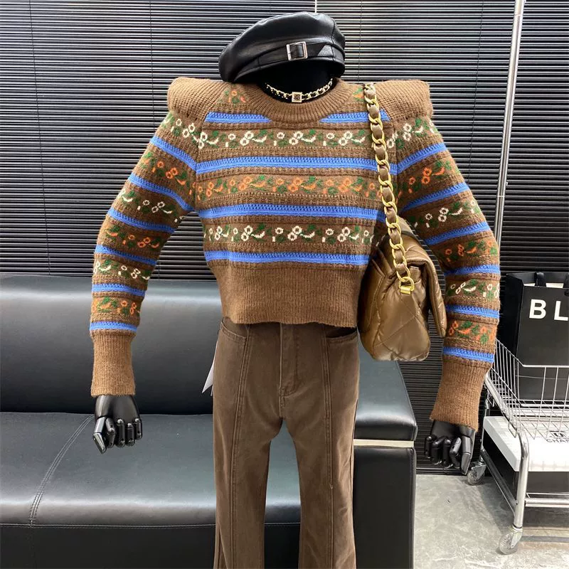 Прямой угол плеча короткий вязаный свитер 2024 осень новый ретро портовой стиль дизайн чувство моды дикий цвет