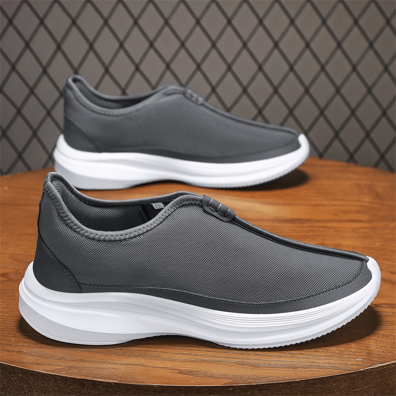 Casual Shoes 2025 Summer New Fashion Trend Cloth Shoes Non-Slip Wear-Resistant Casual Lazy Slip-On Canvas Trendy Shoes