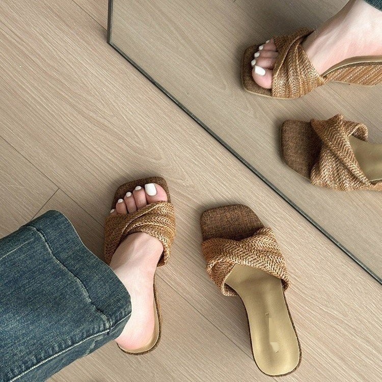 Retro estilo francés cuadrangular tacones de pendiente zapatillas para mujeres 06 nuevo verano con falda multifacé para aumentar la altura de las zapatillas frías image 4