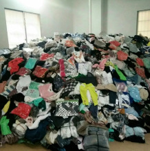 工厂库存尾货衣服按斤称 服装杂款四季衣服论斤称处理批发低价清
