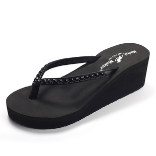 2021夏季新款水钻高跟拖鞋夹脚人字拖女外穿沙滩厚底松糕底凉拖