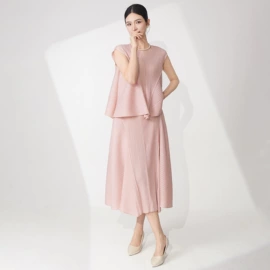 连衣裙;女式T恤;时尚休闲套装