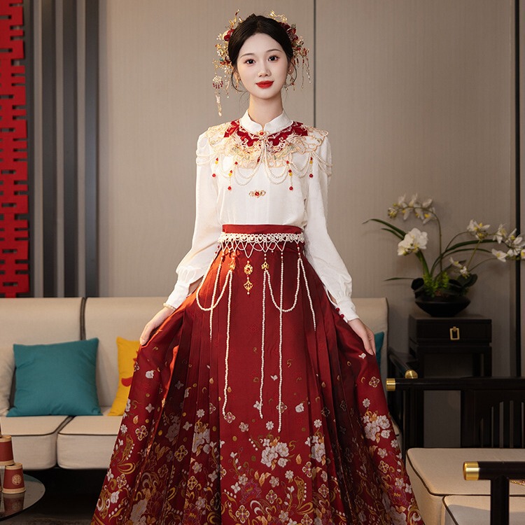 2026 New Chinese Style Toasting Dress Bride Cloud-Shoulder Shirt and Horse-Face Skirt Set for Women Engagement Wedding Return Dress Hanfu