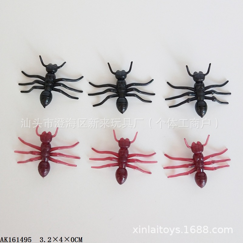 시뮬레이션 큰 검은 개미 장난감 3.2*4CM