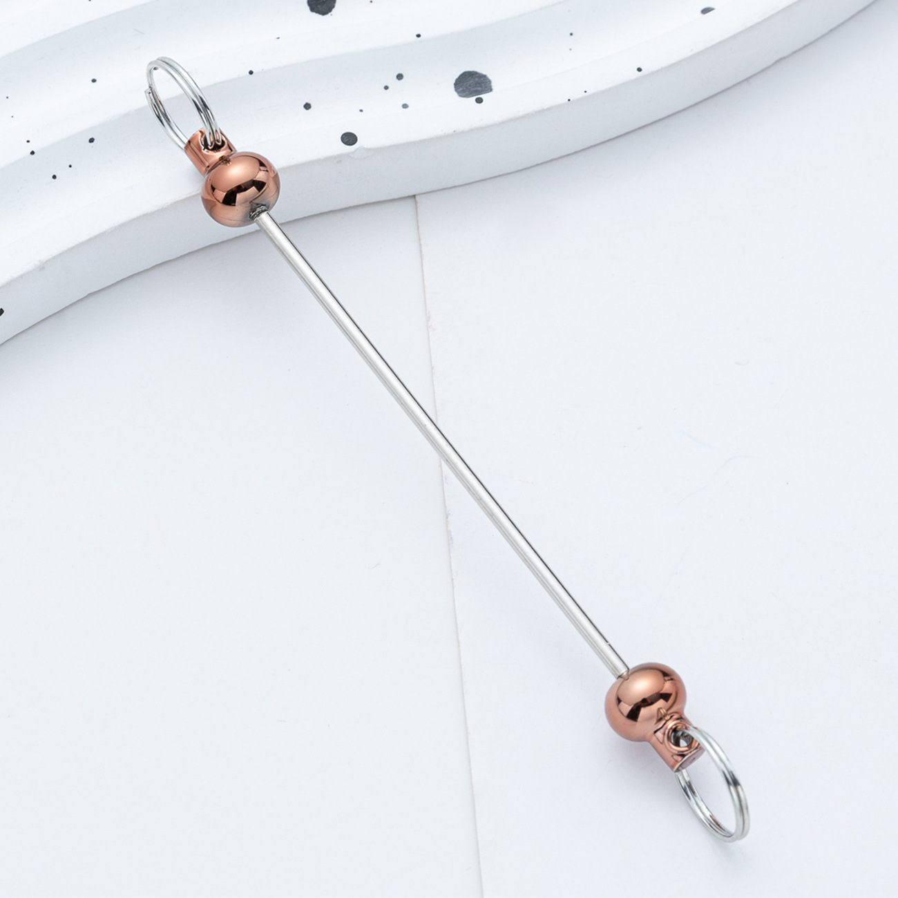 Creativo nuevo poste de metal DIY cuentas en stock multicolor chapado a mano accesorios de llavero cuentas al por mayor
