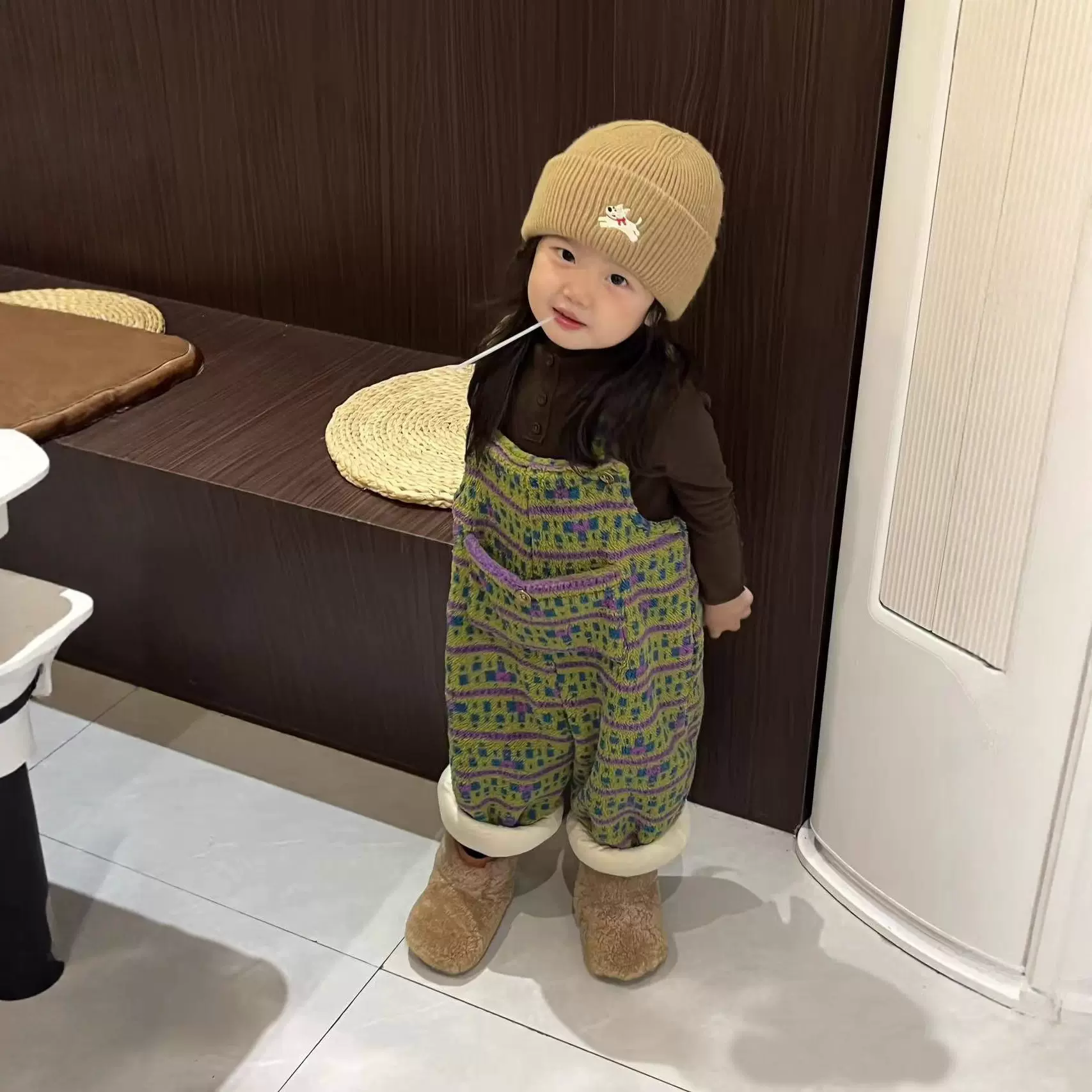 韩范童装儿童加绒背带裤秋冬2025新款宝宝裤子洋气休闲毛毛连体裤