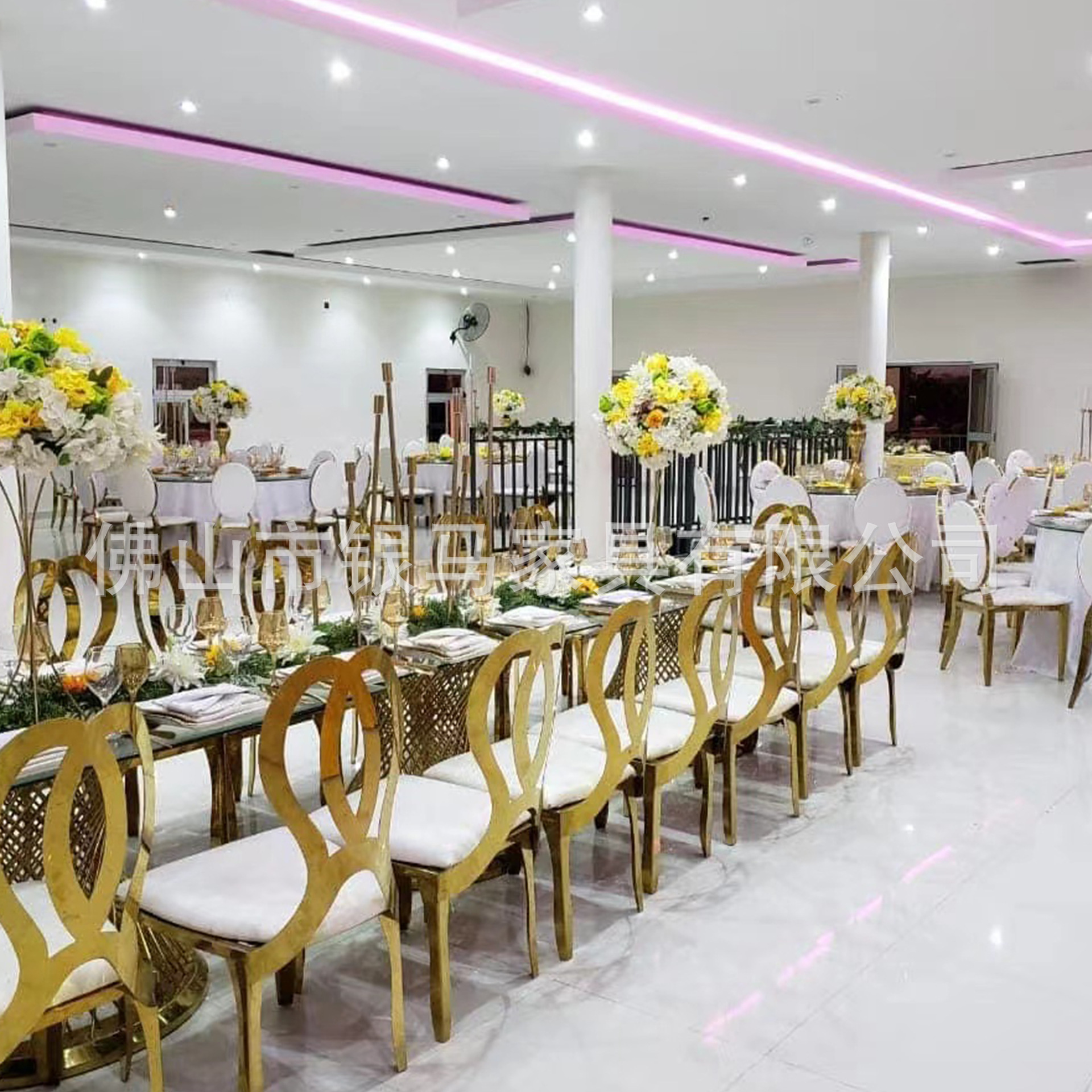 Fábrica al por mayor Hotel banquete boda comedor silla boda galvanoplastia Silla de acero inoxidable Bolsa De Oro suave Silla de comedor de cuero