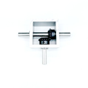 90 degree bevel gear right angle commutator small gear box 1 to 1 angle mechanical transmission module shaft diameter 10mm