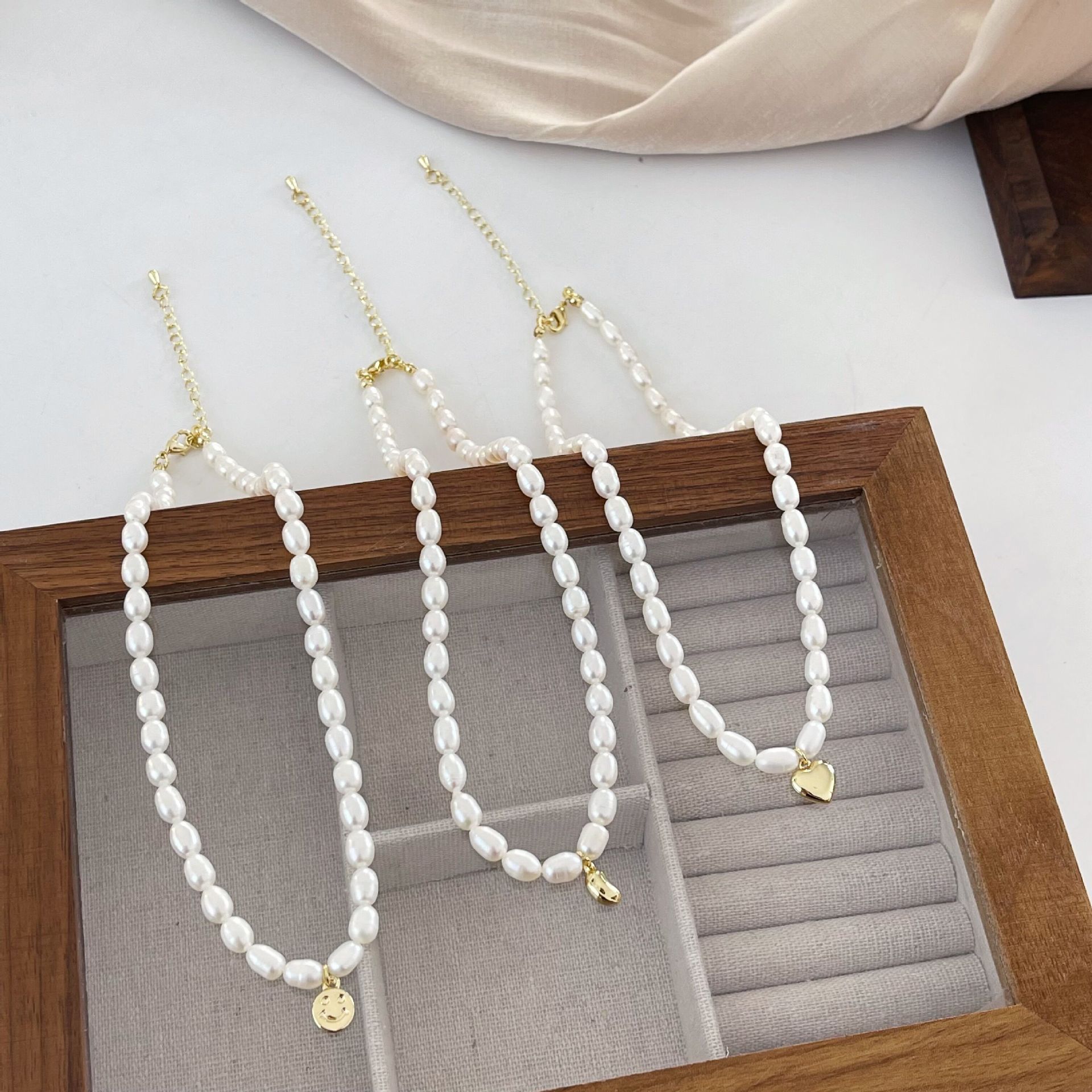 45g Weight Necklace Classification 1 Piece Quantity Daily Occasion Freshwater Pearl Material Heart Shape Pattern Women'S Gender Beaded Design Retro Style 1 Piece Retro Heart Shape Freshwater Pearl Beaded Necklace 无