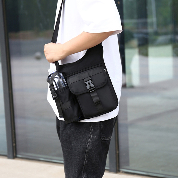 Travel one-shoulder bag