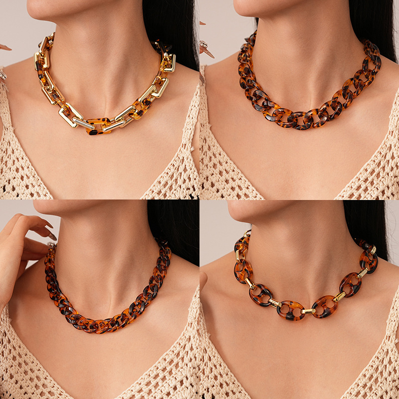 European and American Exaggerated brown Leopard Pig Nose Chain Necklace Temperament Maillard Clavicle Chain Retro High-grade Necklace