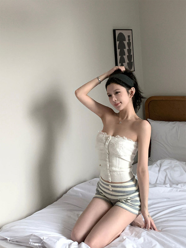 titi小姐姐【蕾丝甜心】蕾丝拼接针织抹胸秋季纯欲内搭打底小上衣|undefined
