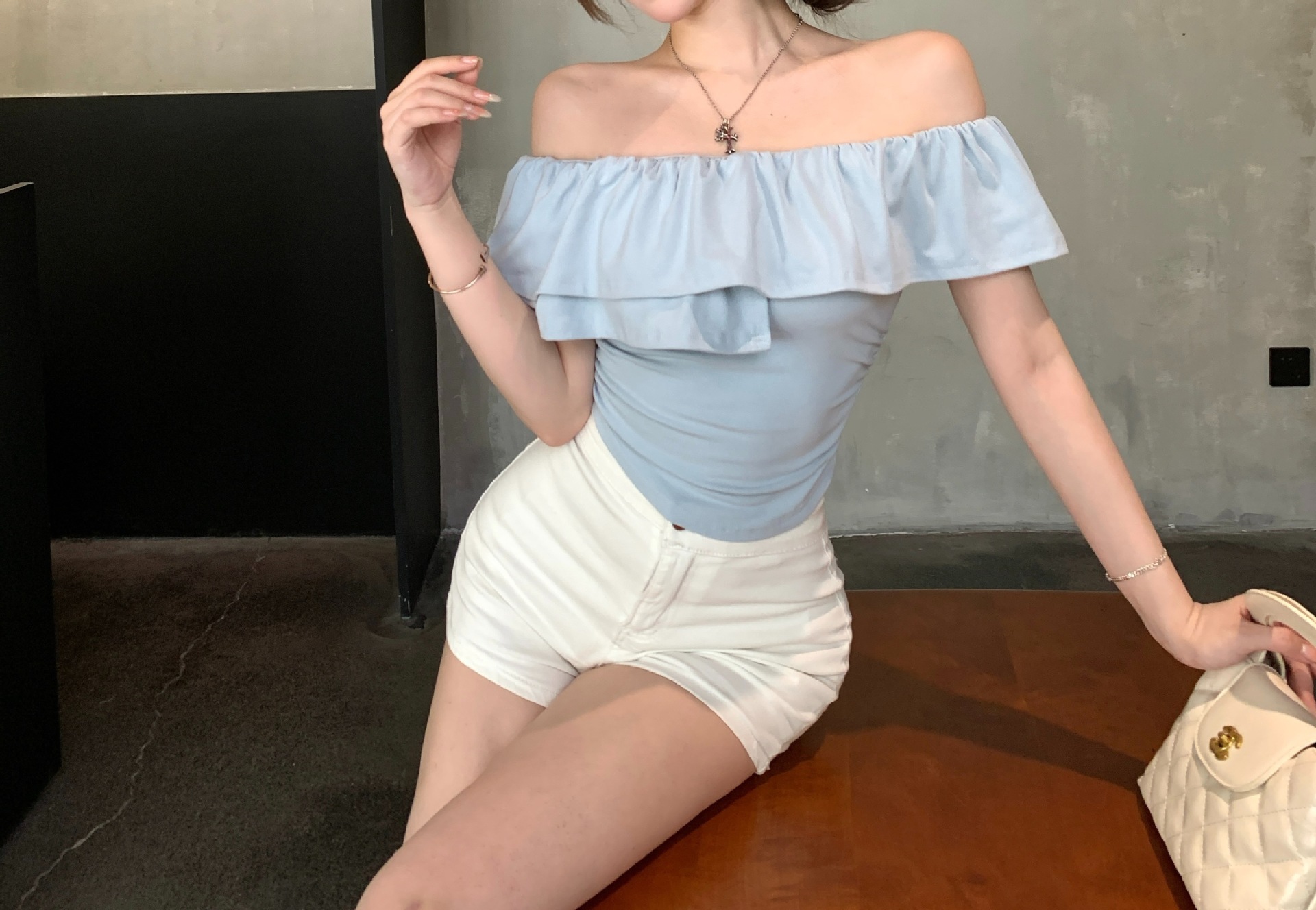 Seksualūs, vasariški moteriški marškinėliai su „Pure Desire“ rankovėmis, aptempti, klostyti, raukiniai, mėlyni, trumpi ir stilingi._voghion.com