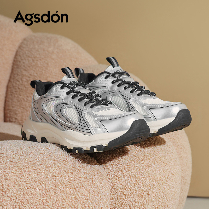 Zapatos deportivos de plata para mujeres 2025 nuevo otoño y invierno para caminar al aire libre con suela gruesa zapatos casuales de gran aspecto