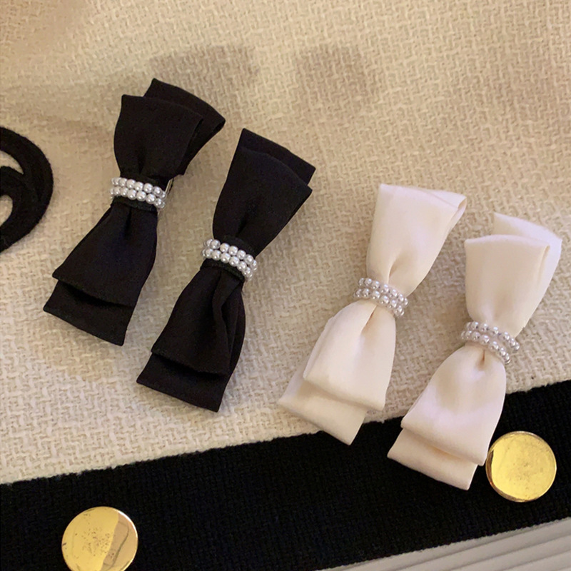 Koreanische Satin Textur Retro Französisch Perle Bogen Haarnadel 2024 Frühen Herbst Vielseitig Entenschnabel Clip Neue Haar Zubehör_voghion.com