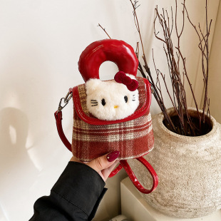 ������⿨ͨ��������С����Ů�ﶬ�r�к��s�ɐ���ż�^�μ�б���