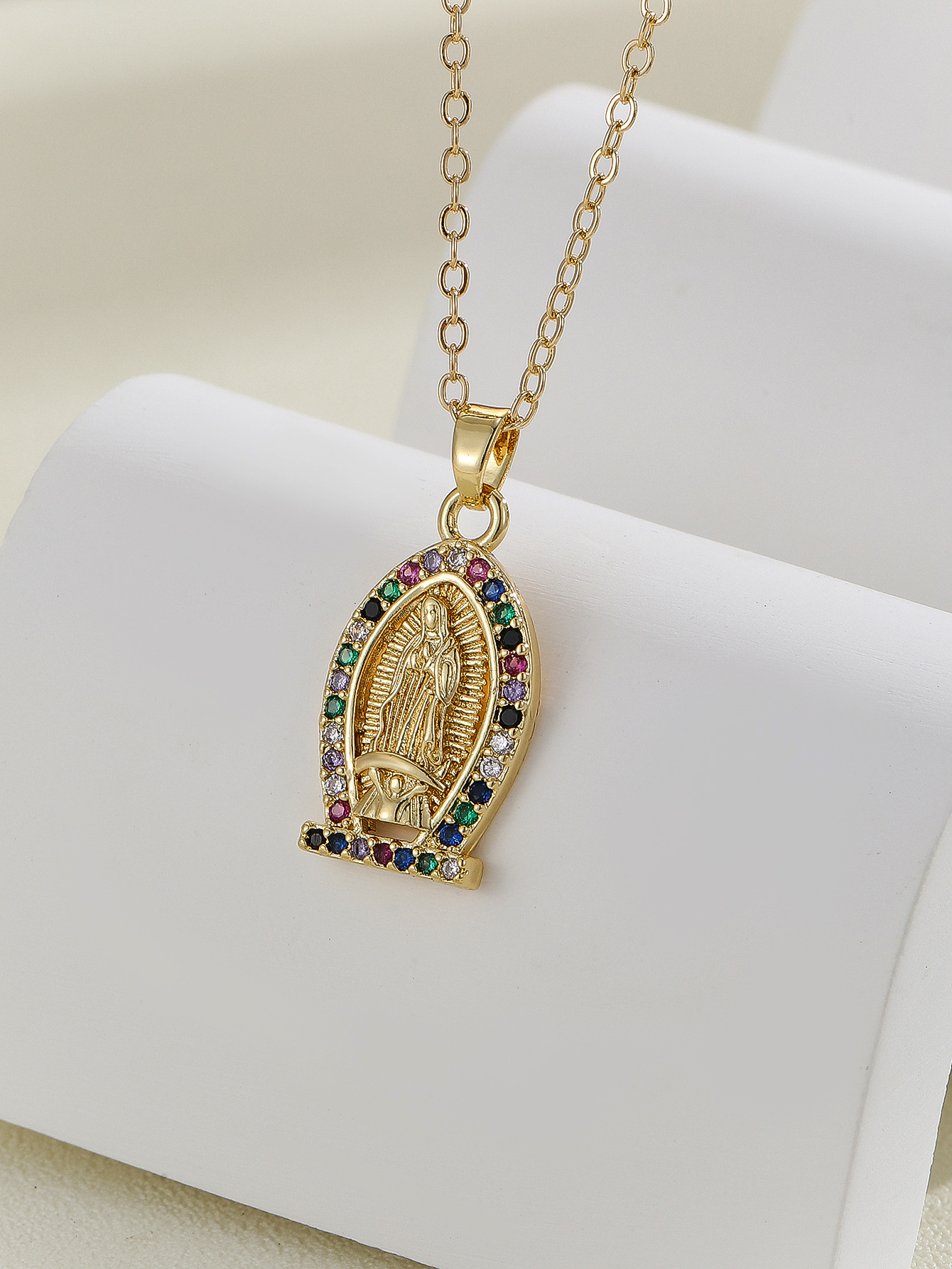 12g Weight Copper Pendant Material Zircon Inlay Material Pendant Necklace Classification Copper Chain Material 1 Piece Quantity Holiday, Daily Occasion Copper Material Human, Virgin Mary, Oval Pattern Women's Gender Inlay Design IG Style Style Copper Inlay Human Virgin Mary Oval Zircon Pendant Necklace 15