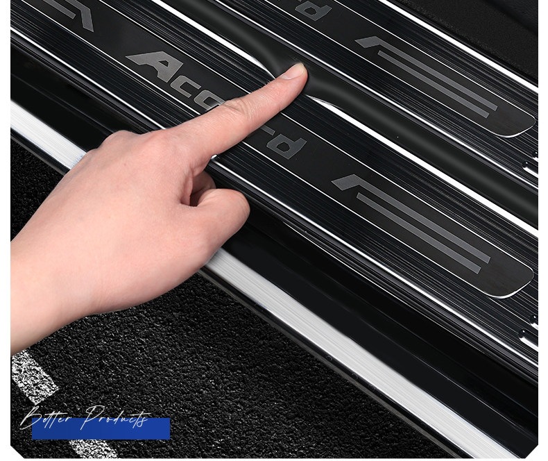 Specialized 26-piece Toyota Wildlander modification accessories: welcome pedals, stainless steel threshold protection strips, anti-scratch rear guard
